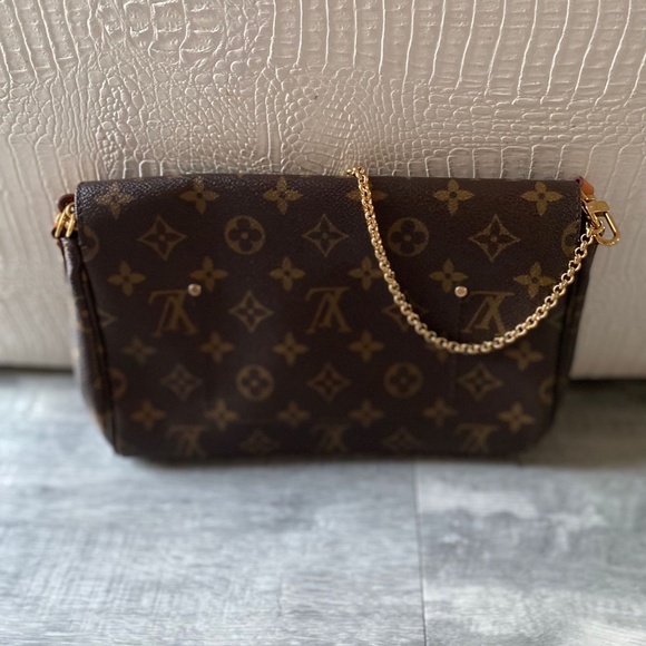 Louis Vuitton Brown Monogram Crossbody Bag - Picture 4 of 4